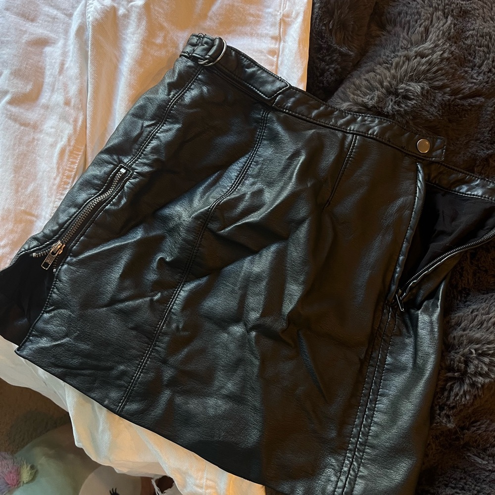 Leather skirt